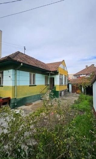 Casa in zona centrala cu proiect si autorizatie pentru extindere - Poză 1