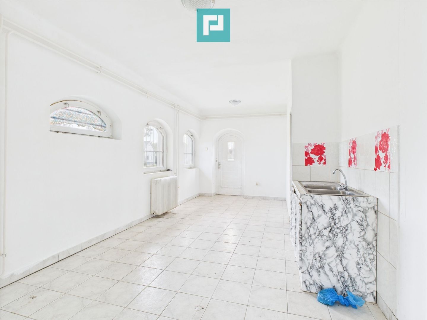 Casă cu 3 camere pentru investiții în Battonya - Poză 5