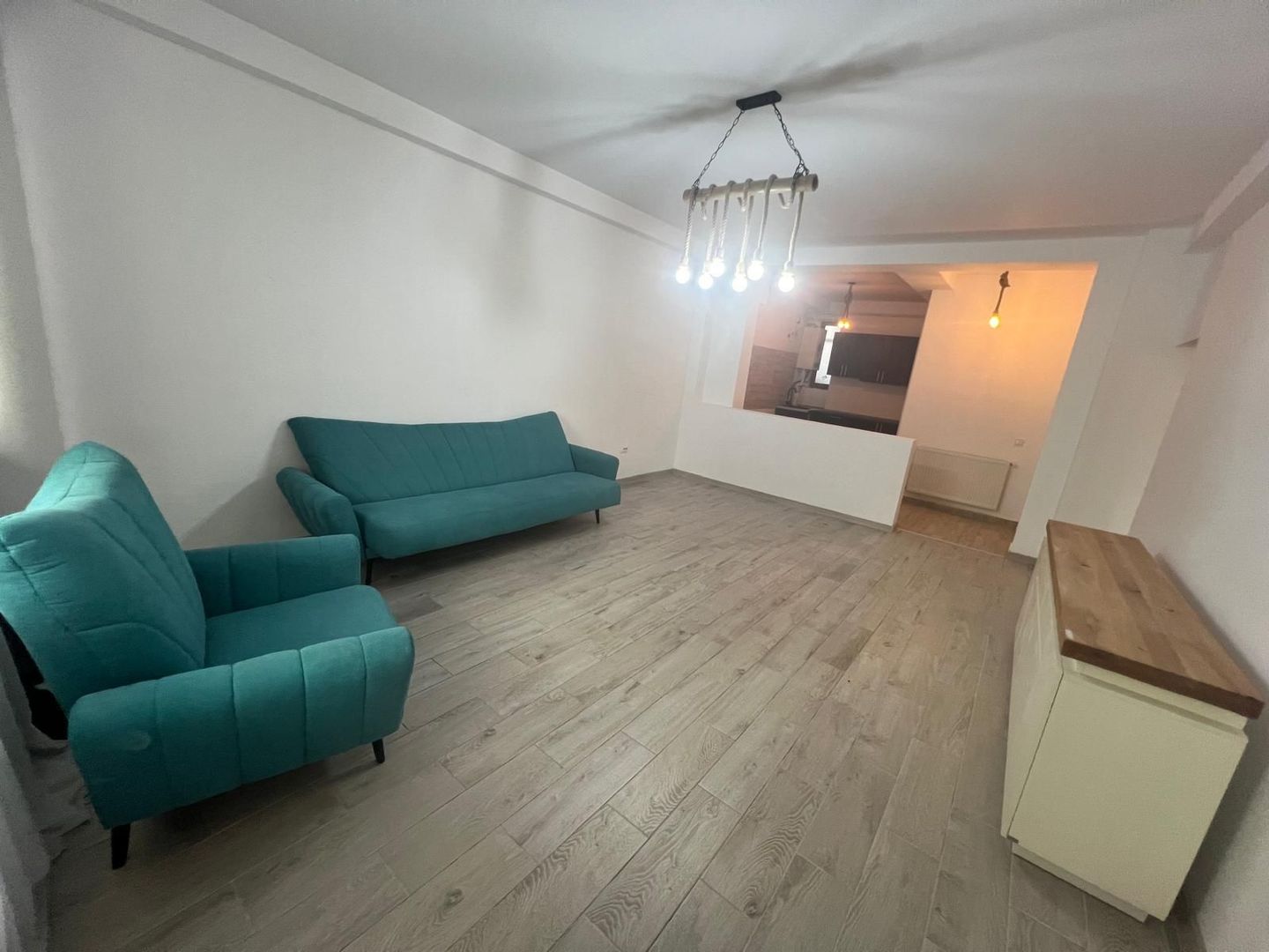 Apartament cu 2 camere de închiriat cu centrală proprie – Zona Obor - Poză 1