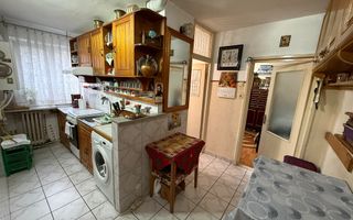 Apartament cu 3 camere de vânzare – Etaj 2- Str. Sucevei - Poză 1