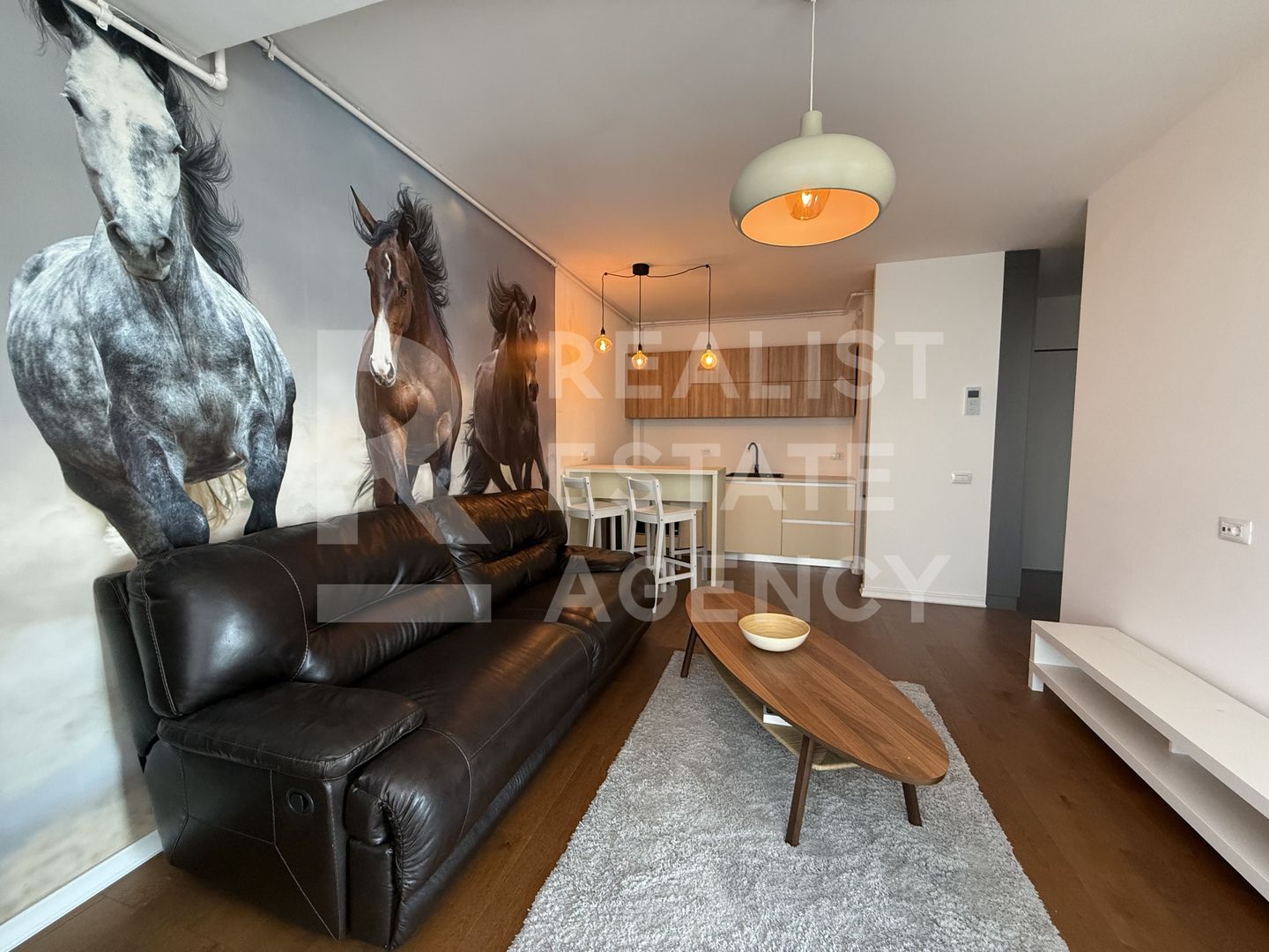 Chirie - Apartament cu terasă și priveliște spre Parcul Verdi - Poză 3