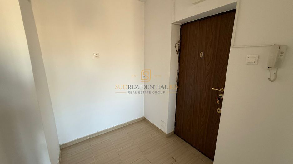 Apartament 3 camere semidecomandat, 2 balcoane, Bld Alexandru Obregia - Poză 2