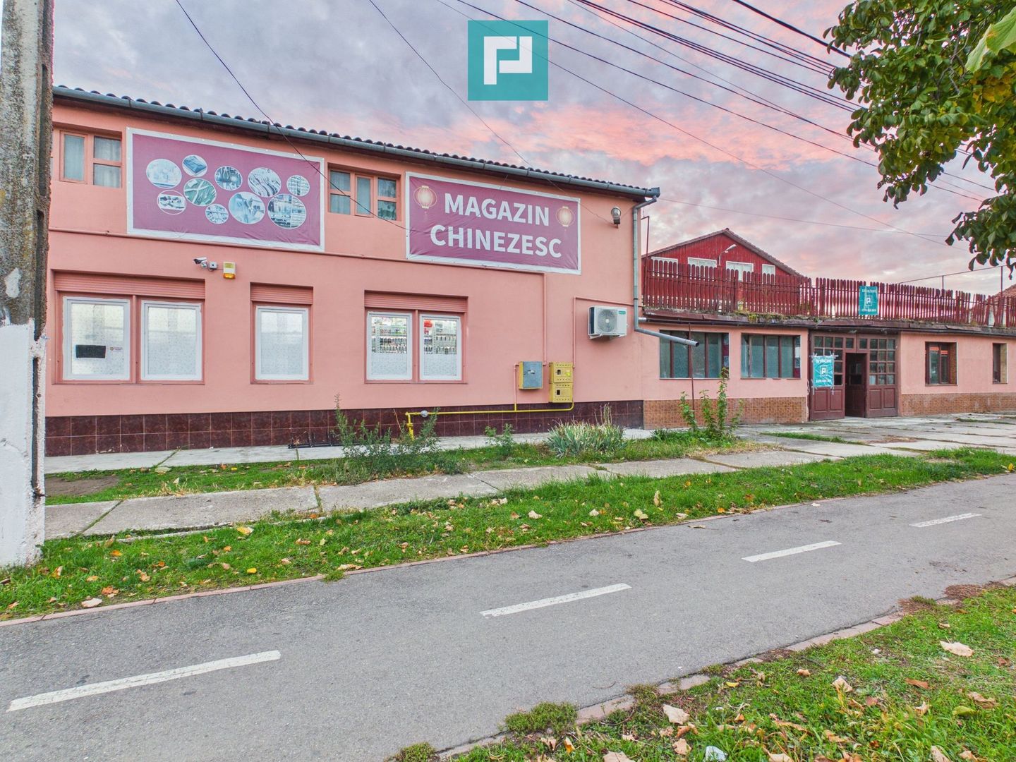 Proprietate impresionantă Sântana - 3500 mp utili - Poză 1