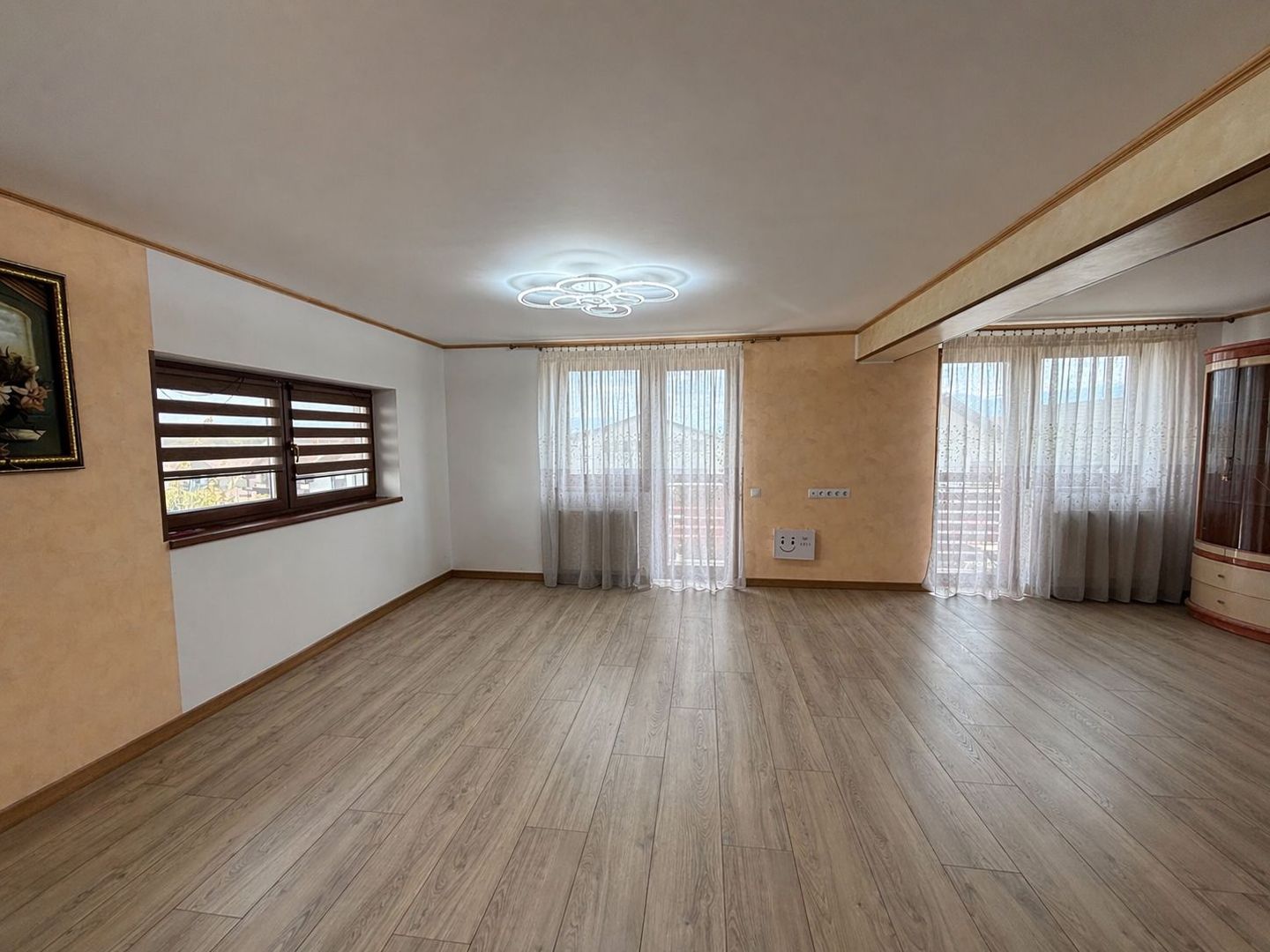 Casa 5 camere cu teren GENEROS si CARPORT - Cartierul Arhitectilor - Poză 5
