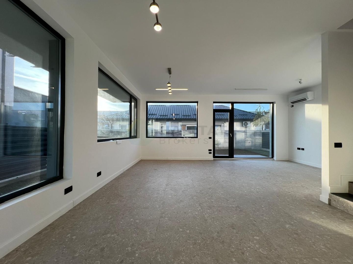 Vilă individuală P+1 cu rooftop 60 mp | 4 camere | 300 mp teren | 0% comision - Poză 3