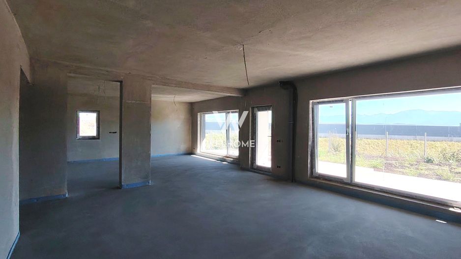 Casa mare cu garaj si teren 790 mp - Casa NOUA - Poză 2