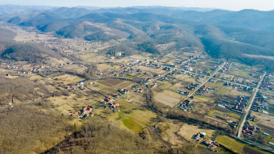 Casă cu 5 camere în Petriș - Poză 4