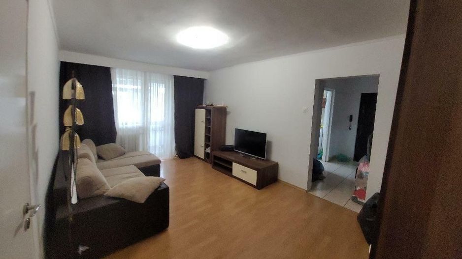 Apartament spatios, 3 camere Titan - Poză 2