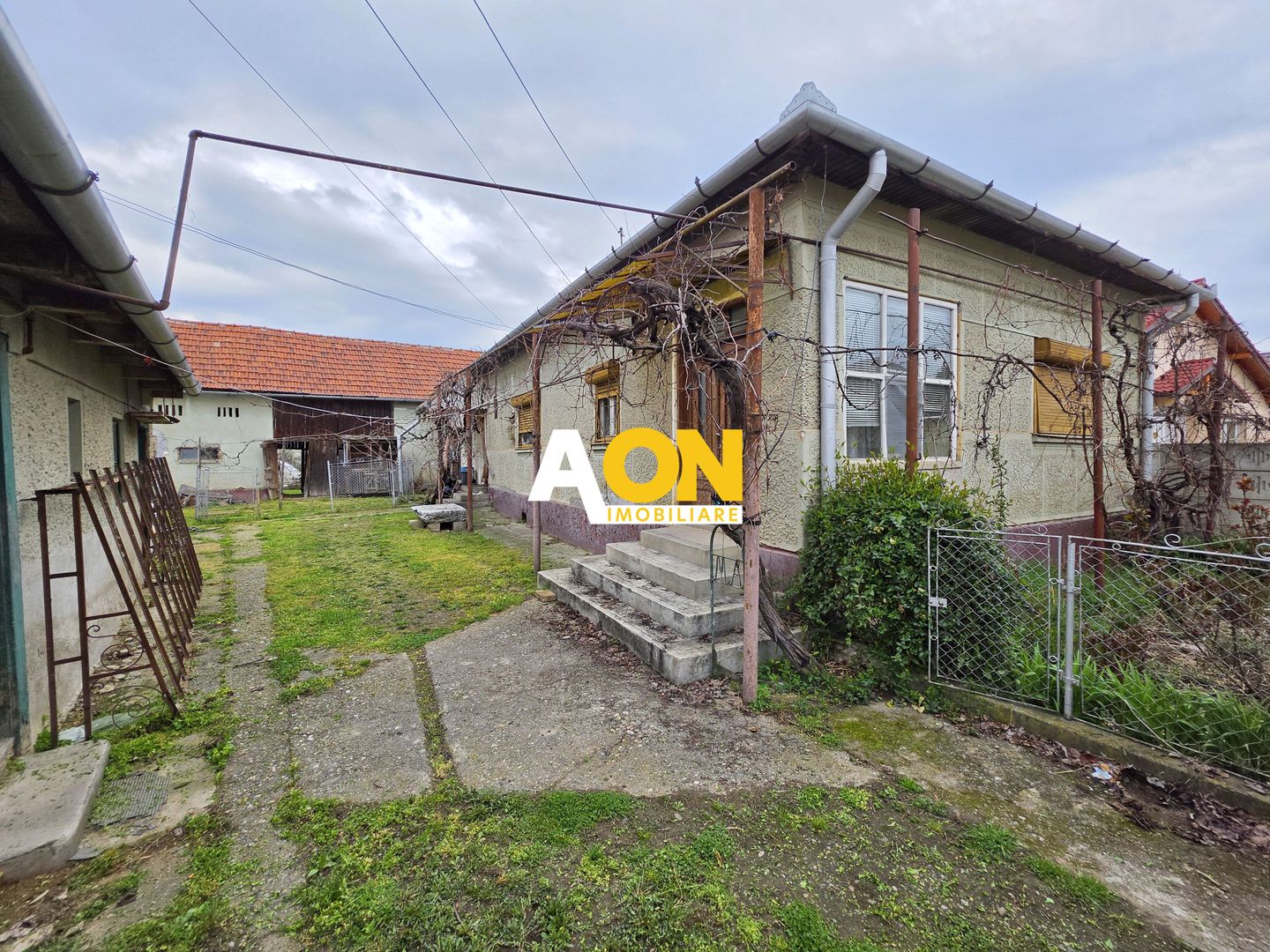 Teren intravilan parcelat, 1621 mp, cu casa demolabila, Barabant - Poză 3