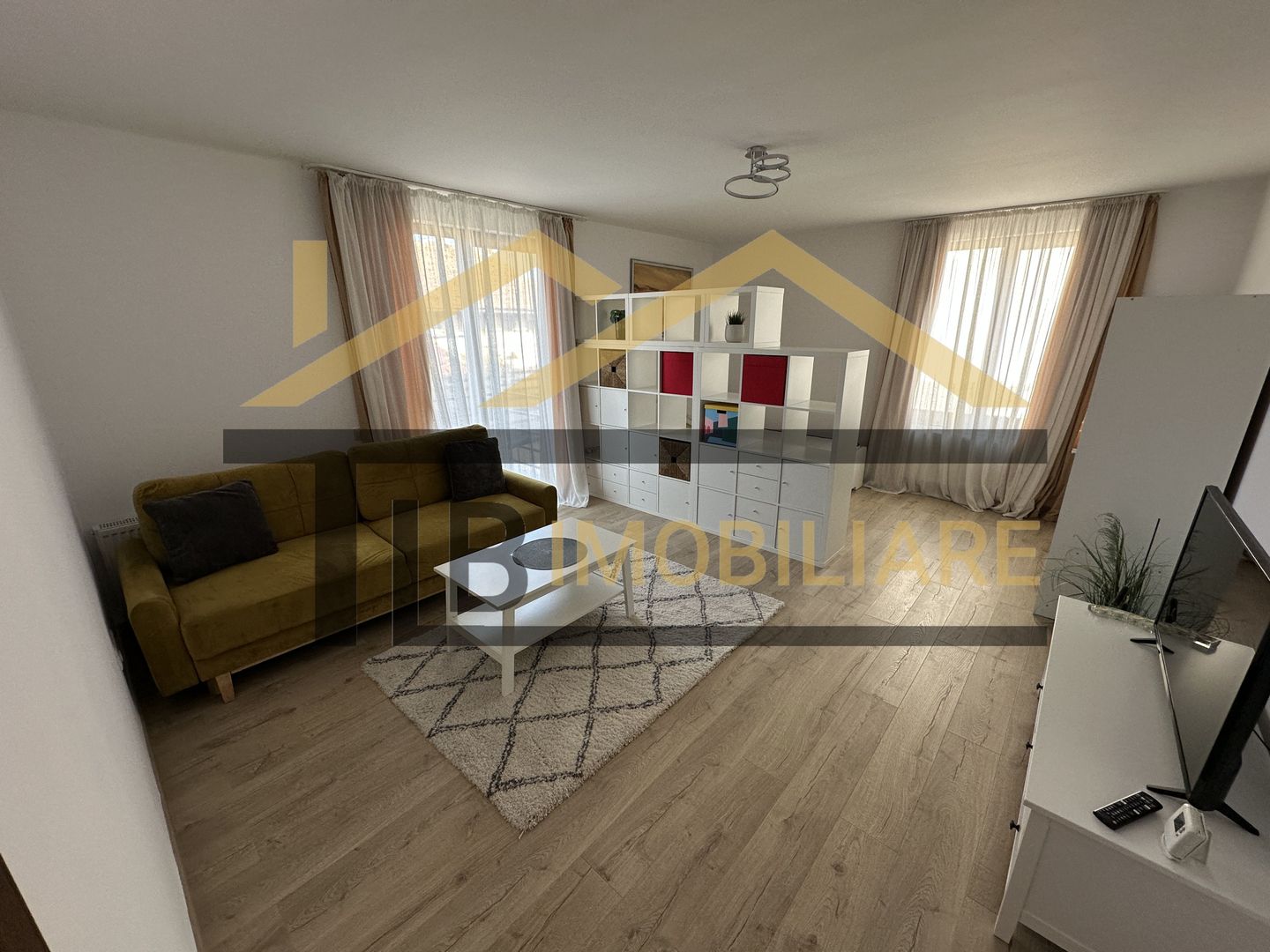 Apartament cu o camera, 43mp, parcare, Zona Semi-Central - Poză 1