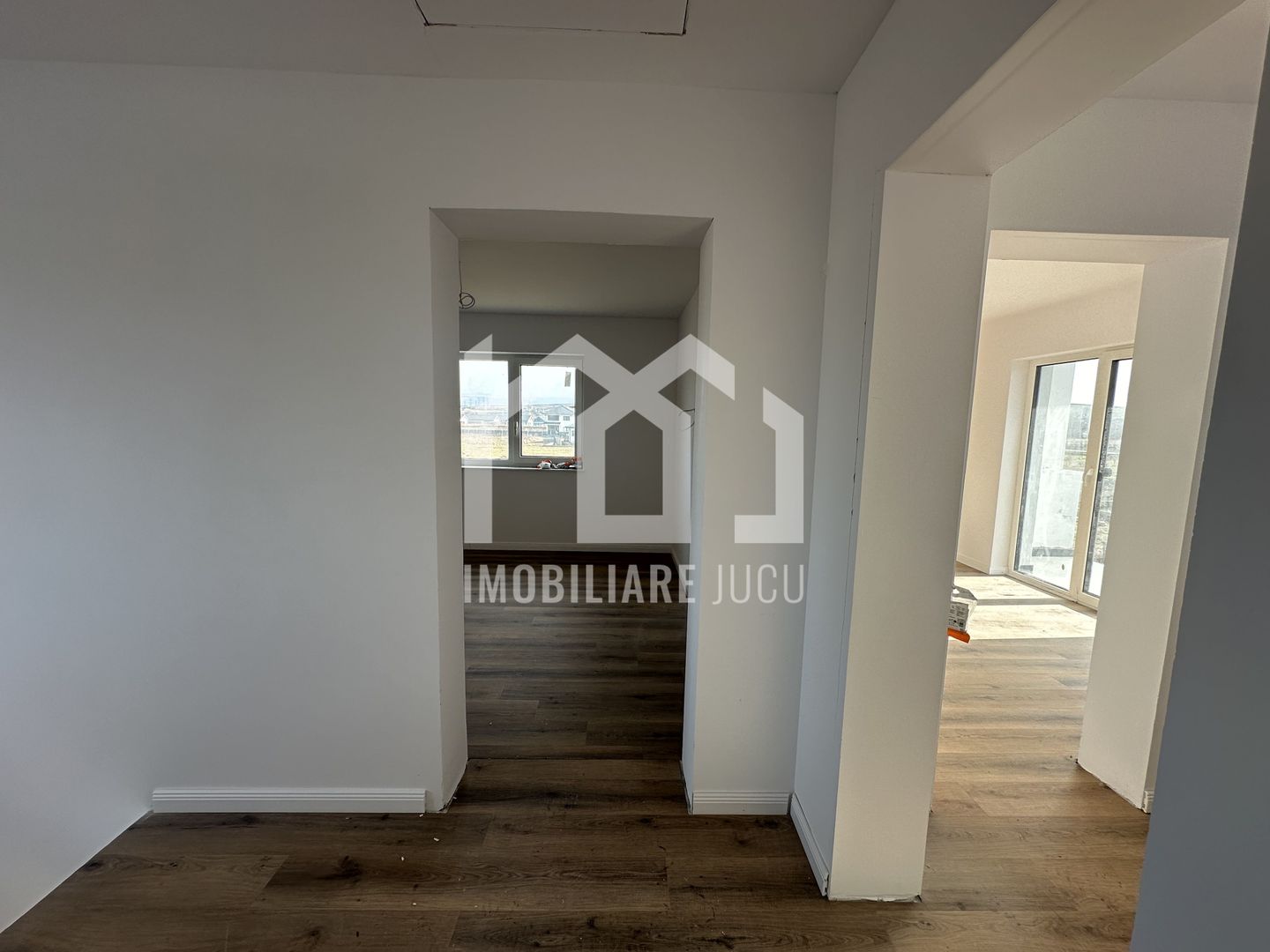 Casă individuală finisată, curte 780 mp – Jucu de Mijloc - Poză 9
