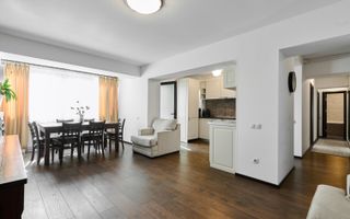 Apartament 3 camere Pitești, zonă Ultracentrala- etaj intermediar - Poză 1