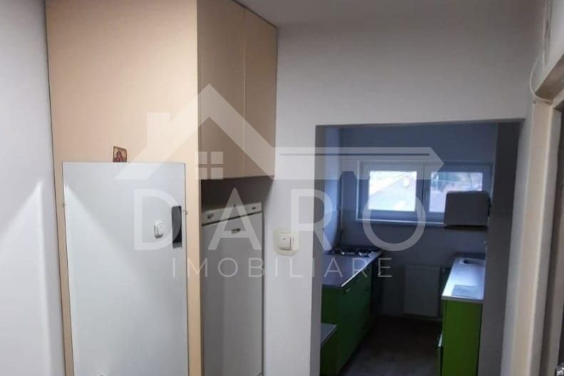 INCHIRIEZ APARTAMENT CU 2 CAMERE - Poză 5