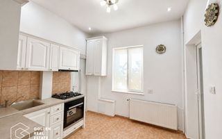 Apartament la casa cu 3 camere, zona Centrala - Poză 9