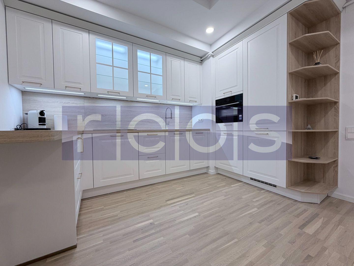 VANZARE 3 CAMERE | ETAJ 1/1 | LOC PARCARE INCLUS | VEDERE PISCINA | COSMOPOLIS - Poză 2