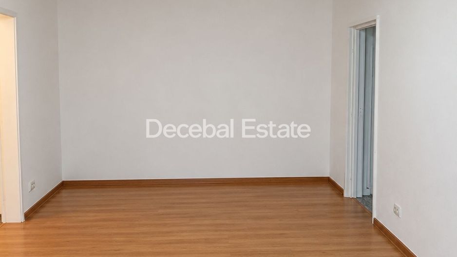 3 minute Metrou Costin Georgian apartament 2 camere, liber, renovat - Poză 1