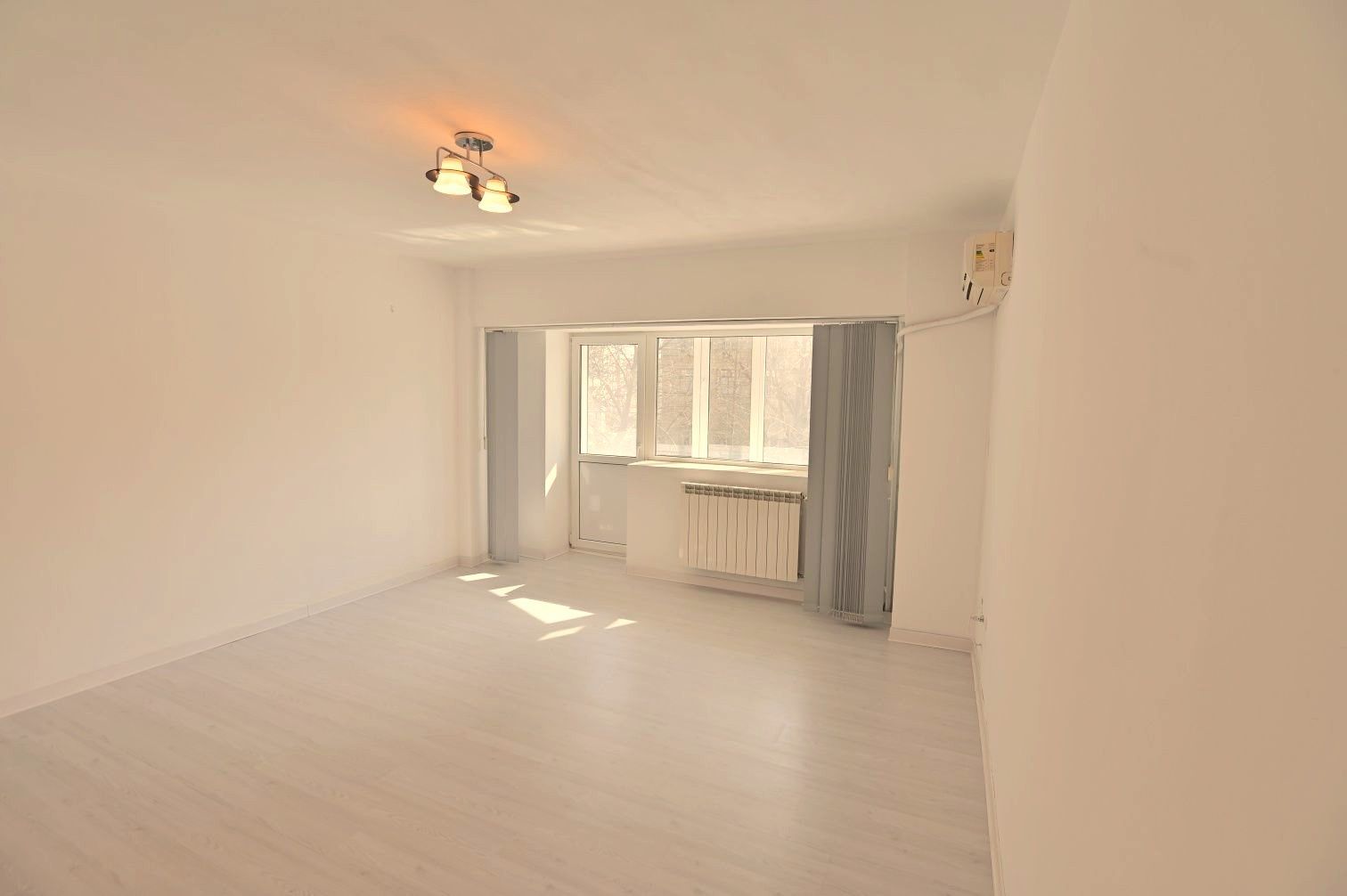 Vanzare Apartament 2 Camere Stradal Bd.Decebal - Rond Alba Iulia - Poză 1