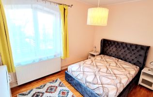 Oferim spre inchiriere un apartament cu 3 camere,modern, zona Spitalul Judetean