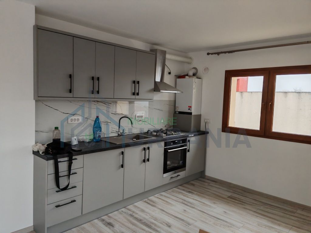 Închiriez casa cu 3 apartamente zona bucium - Poză 2