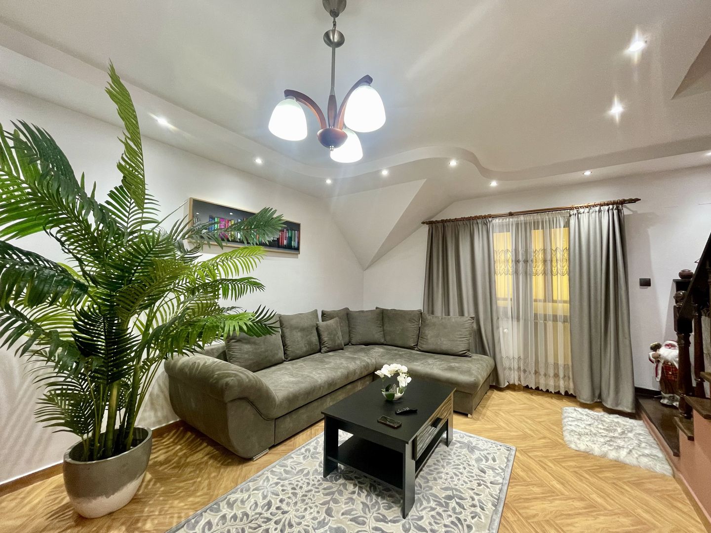 Apartament 3 camere | Etaj 4 + Mansarda | Radauti | Termen scurt/lung - Poză 1