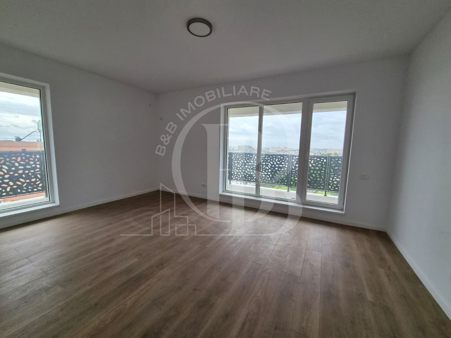 3 camere Loc de parcare inclus Terasa 35mp Liviu Rebreanu - Poză 1