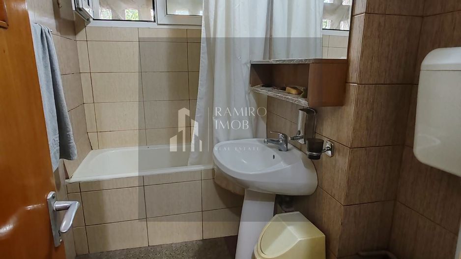 Apartament 3 camere, bloc 4 etaje, Berceni/str Dorohoi, curat - Poză 6