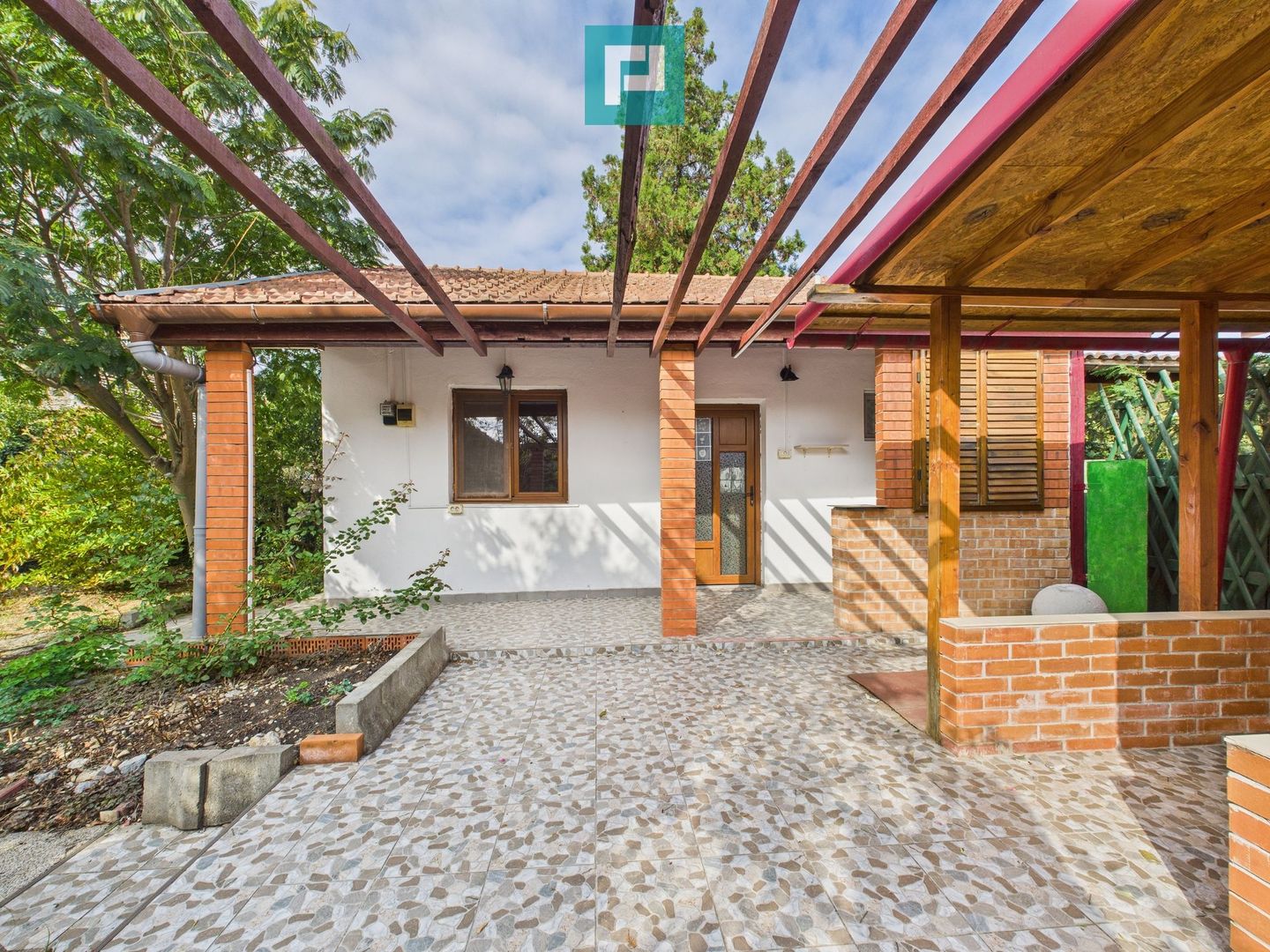 Casă cu o cameră, teren 350 mp în Subcetate - Poză 1