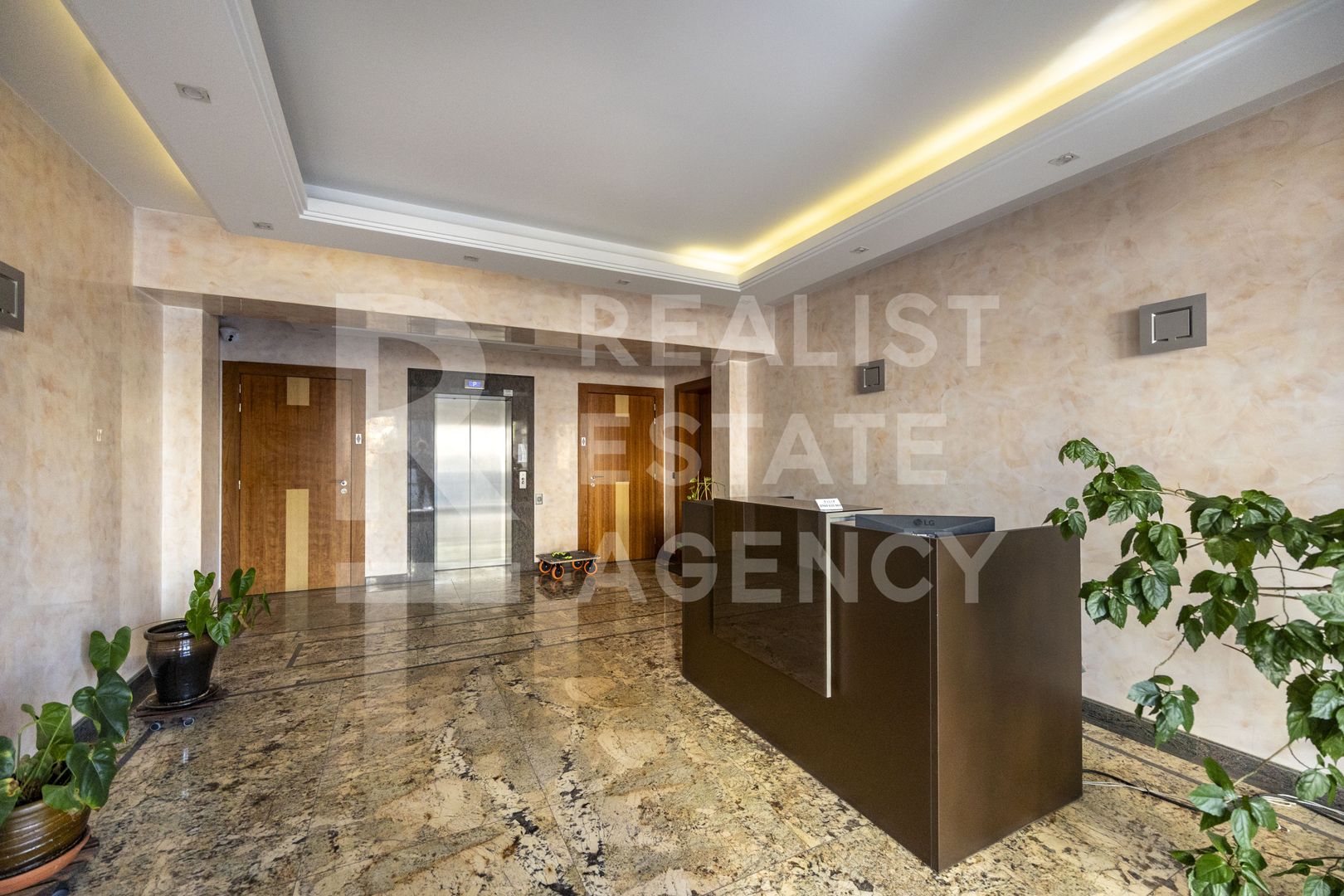 Penthouse, Jean Monnet Residence - Poză 19