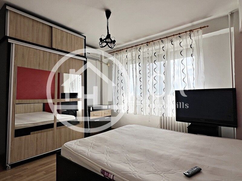 Apartament de închiriat cu 3 camere în zona Decebal, Oradea - Poză 2