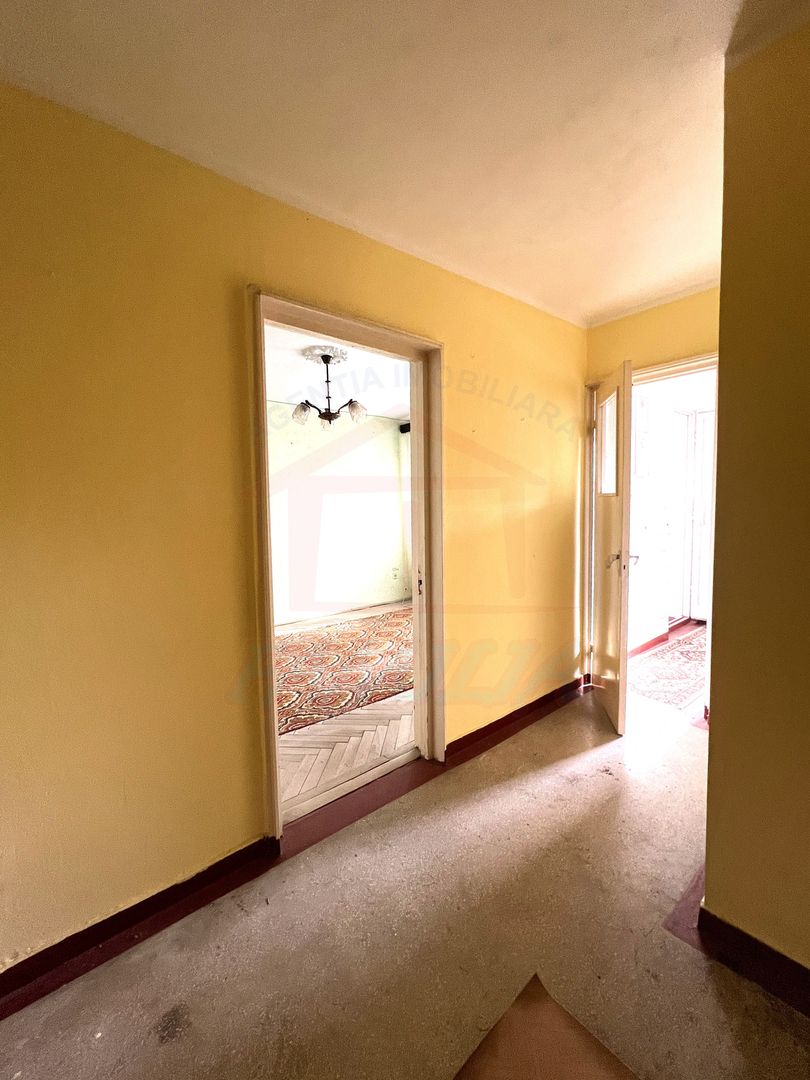 🏡 Apartament 2 camere, etaj 3, stradal – zonă excelentă Micro 40 - Poză 5