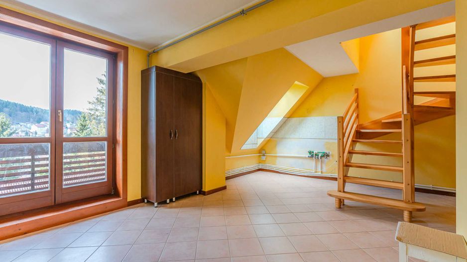 Apartament cu două dormitoare în Predeal, aproape de Pârtia Clăbucet - Poză 5