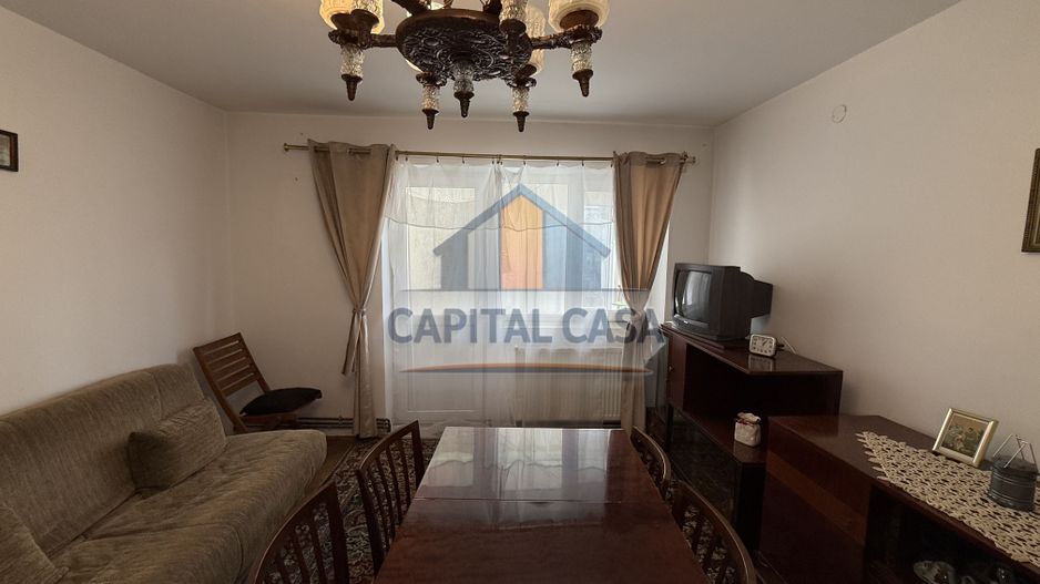 Apartament cu 3 camere central - Poză 2