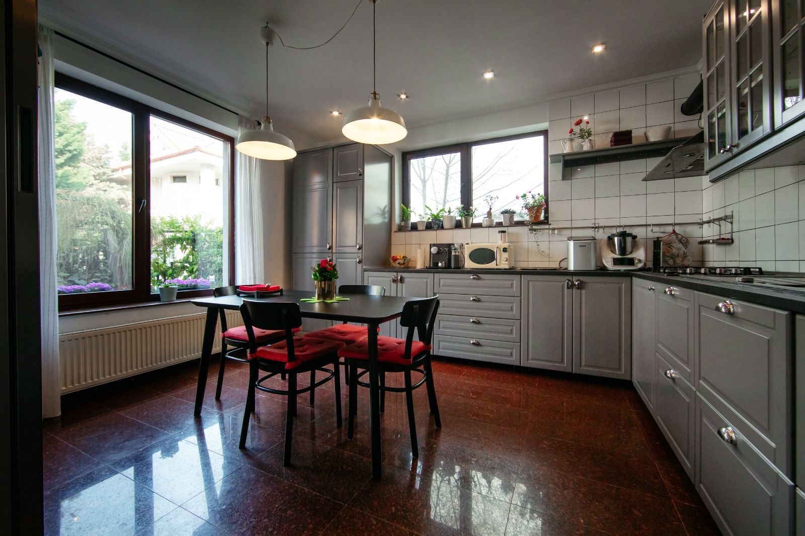 Vilă modernă  cu curte generoasă în Iancu Nicolae - Poză 14