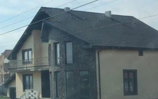 Casa de vantare - Pret 250.000   (Teren 15 Ari) - Poză 1