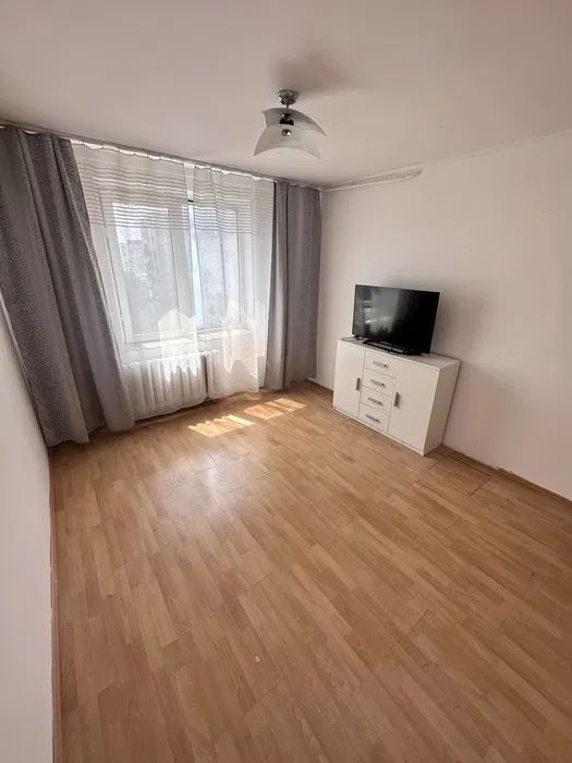 APARTAMENT 3 CAMERE & 2 BAI BLOC 1982 72000EURO SUPER PRET - Poză 3