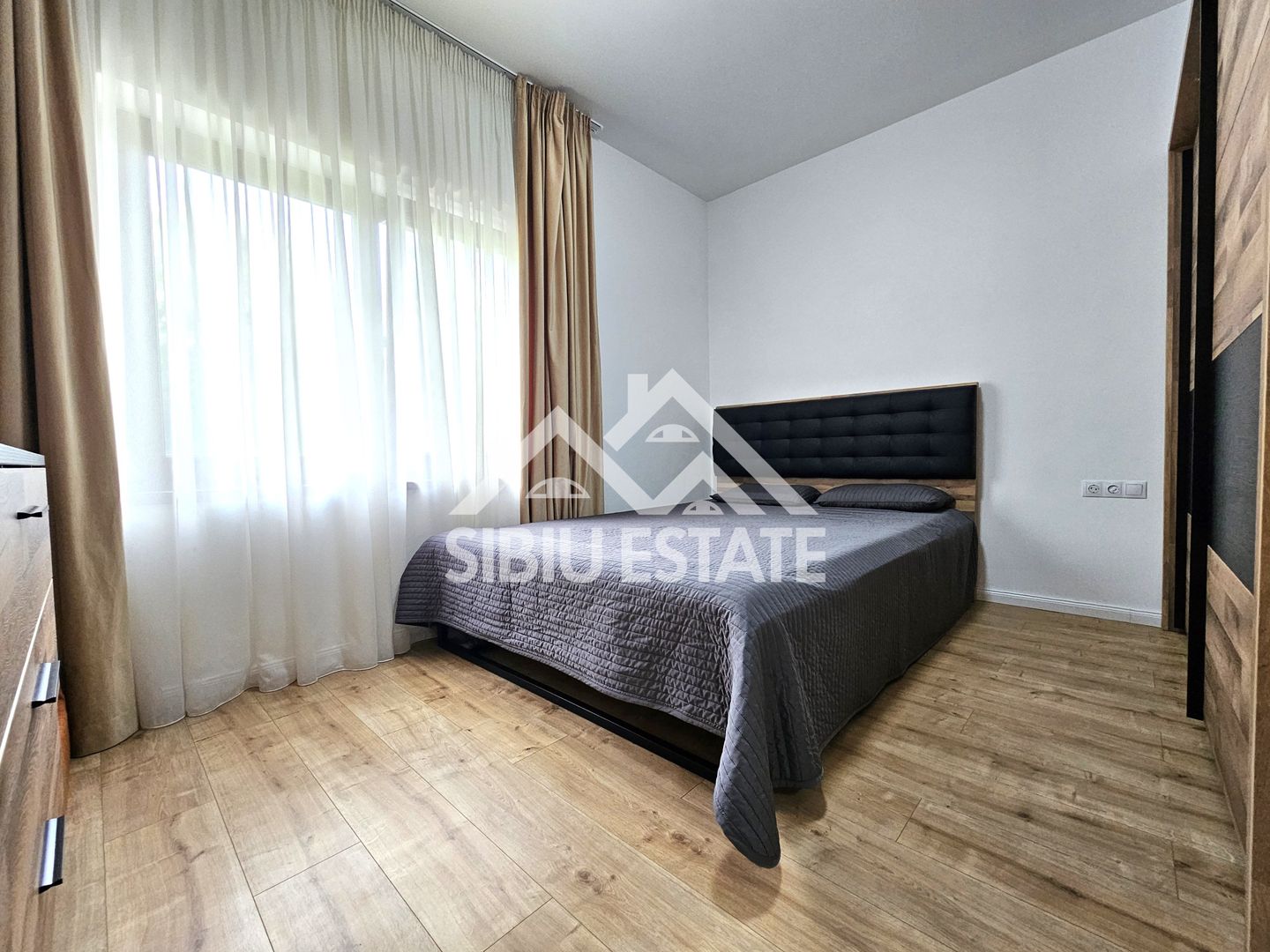 Casa 6 camere, teren 1000 Sibiu Tocile - Poză 9