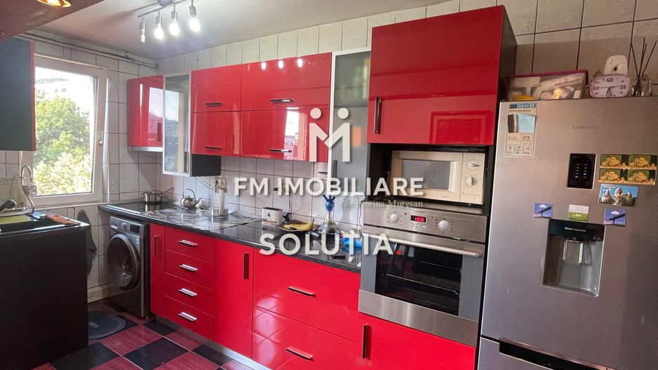 Apartament 3 camere de vanzare in zona Euromedica - Poză 1