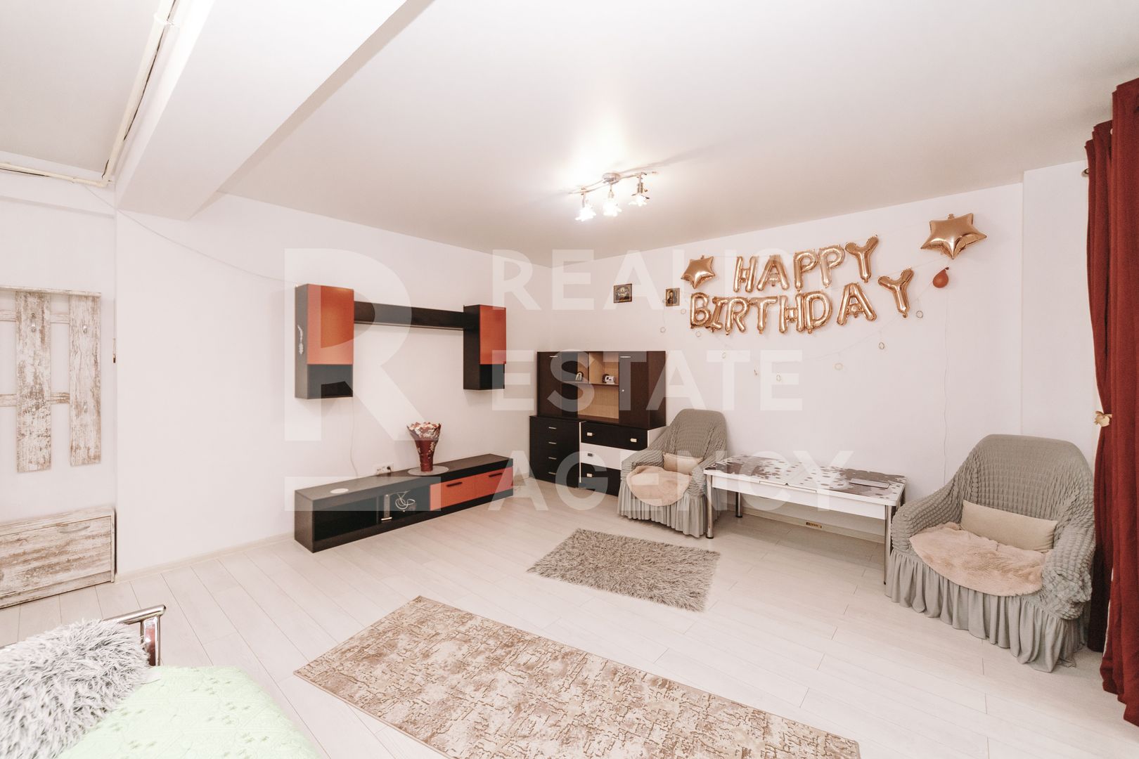 Vânzare, apartament cu 3 camere în zona Militari - Poză 2