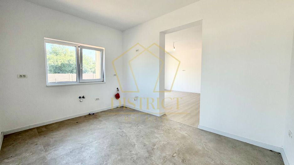 Duplex cu 5 camere si 2 bai, 470 mp teren si 115 mp utili in Ghiroda. - Poză 4