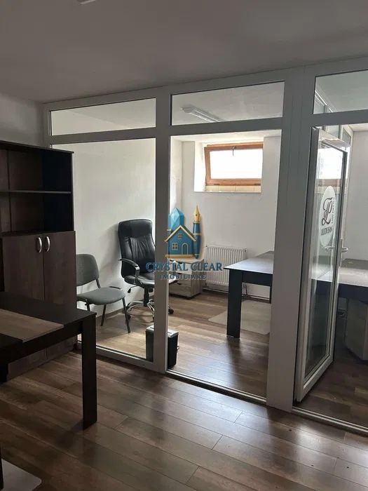 Casă pe 3 nivele, cu 13 camere-zonă centrală, str. Mihail Kogălniceanu - Poză 5