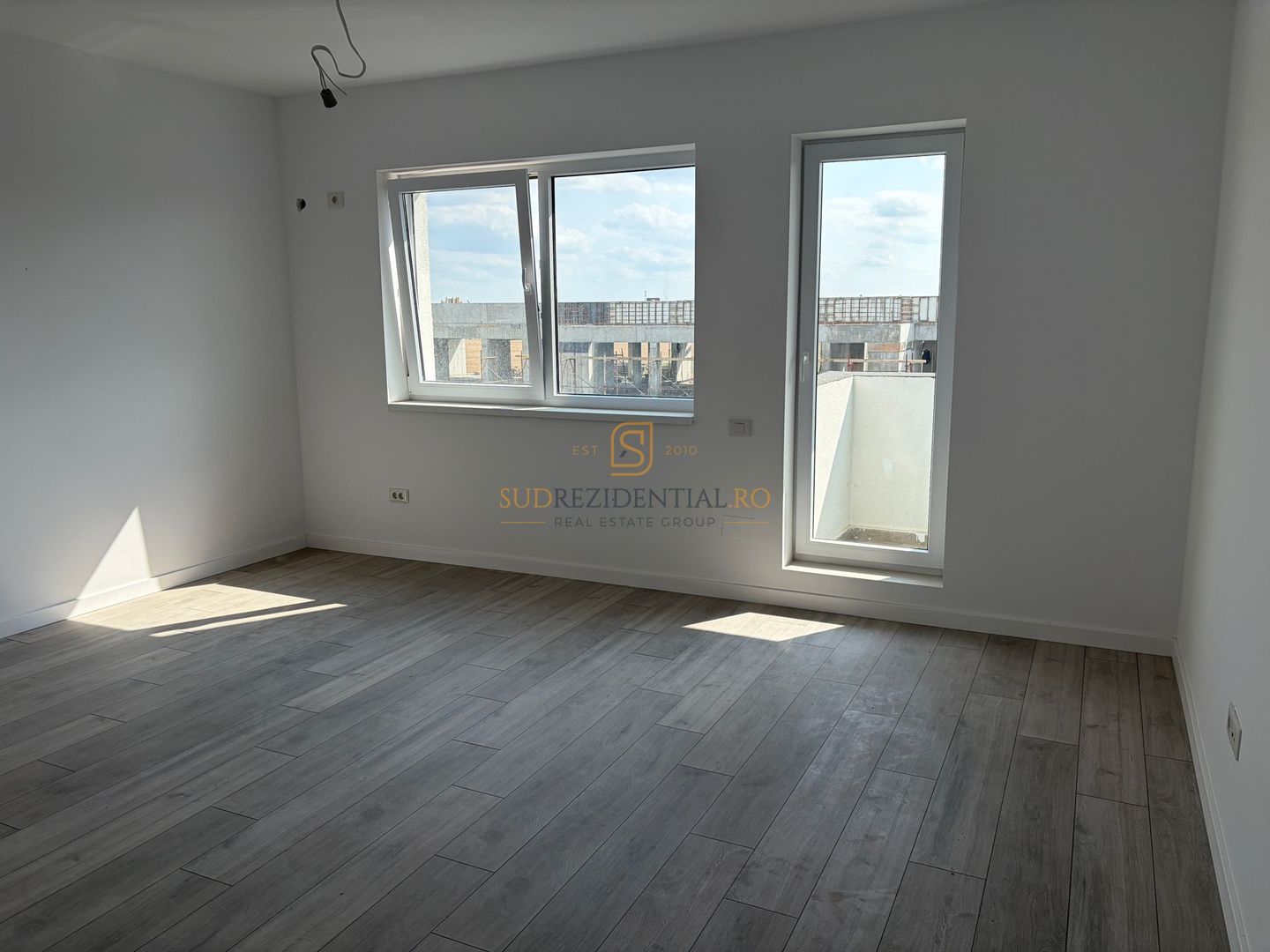 Apartament 2 camere, decomandat, parcare, 10 min de Metrou Berceni - Poză 1