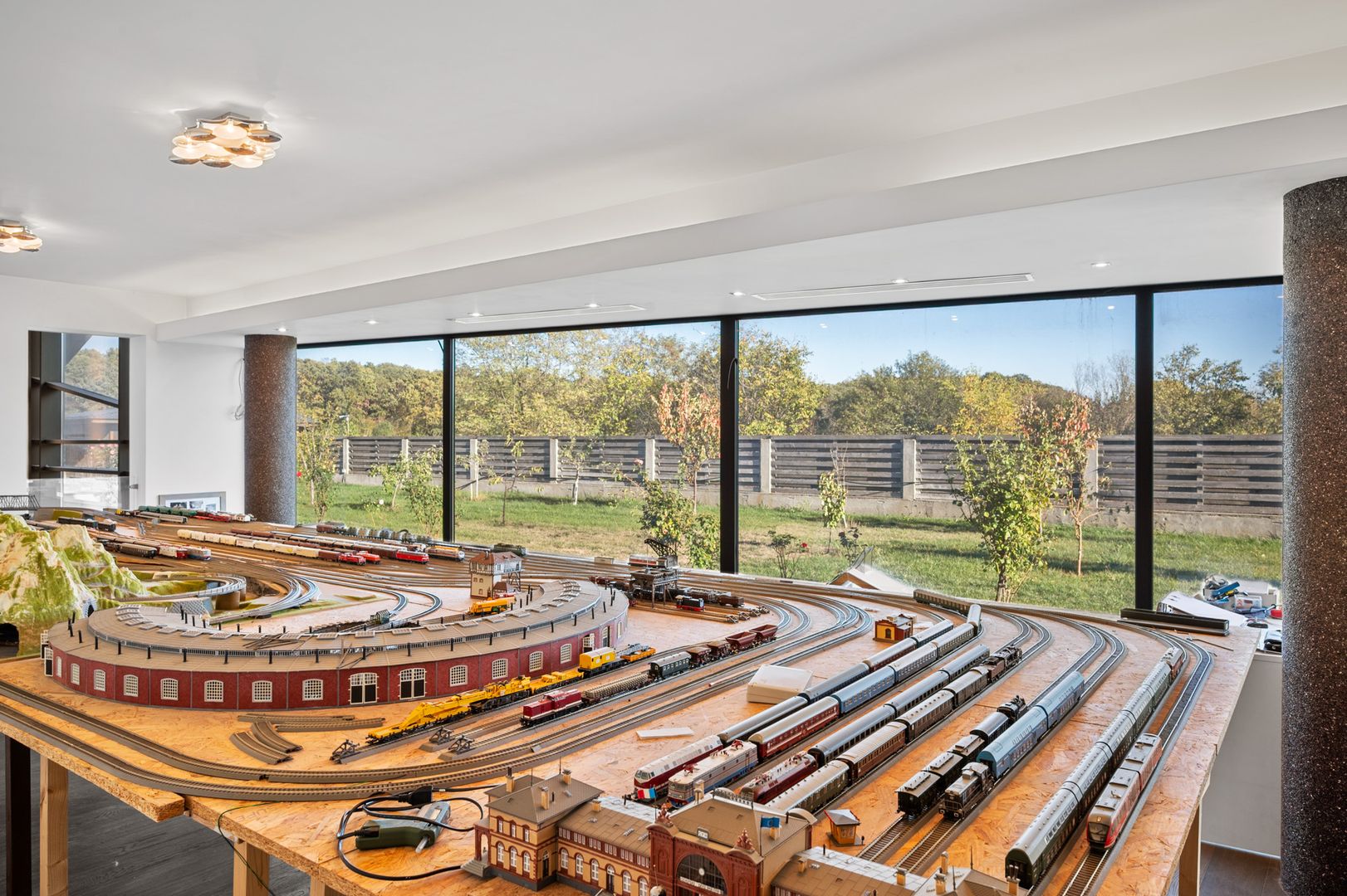 Vilă Futuristă: Eleganță & Inovație la limita pădurii, piscină, 4500mp - Poză 32