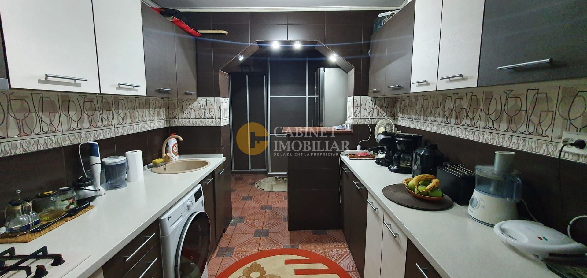 Etaj 1 Apartament Cu 2 Camere Decomandat Nicolina - Poză 3