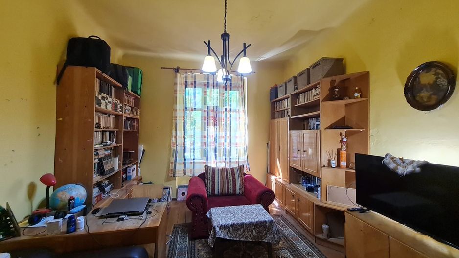 Apartament 2 camere,curte comuna/4 proprietari - Poză 3