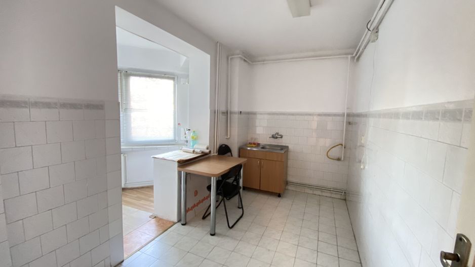 Apartament 2 Camere, Decomandate, Etaj 1, Centrala, Fabric, Comision 0 - Poză 3