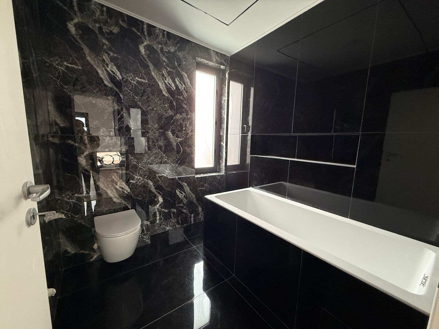 Vila individuala 4 camere Tunari I Teren 300 mp - Poză 5