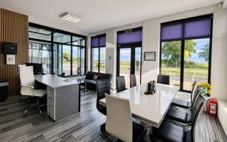 COM 0% Pozitie excelenta, spatiu cu teren servicii | Intrare Sacalaz - Poză 11