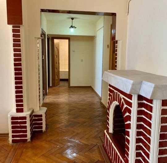 Vanzare Apartament ULTRACENTRAL 3 camere - Poză 3