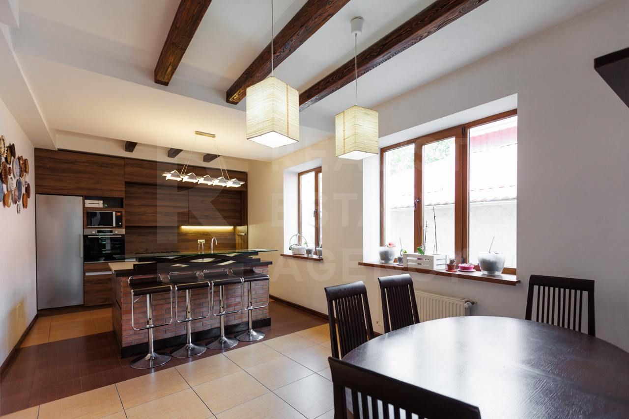 Chirie, casă/vilă, 6 camere, situată in inima capitalei - Poză 3