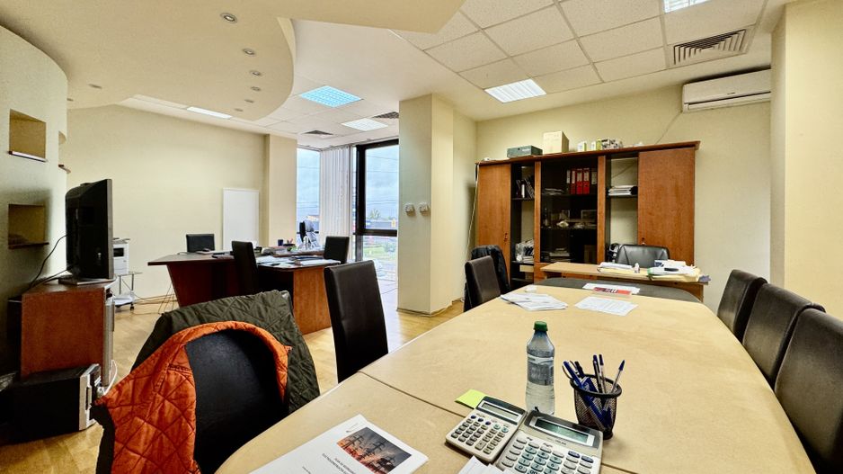 Spațiu pentru birouri langa Funshop Buziașului - Poză 21